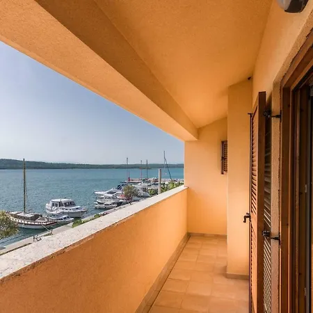 Apartment Insula Aurea Klimno
